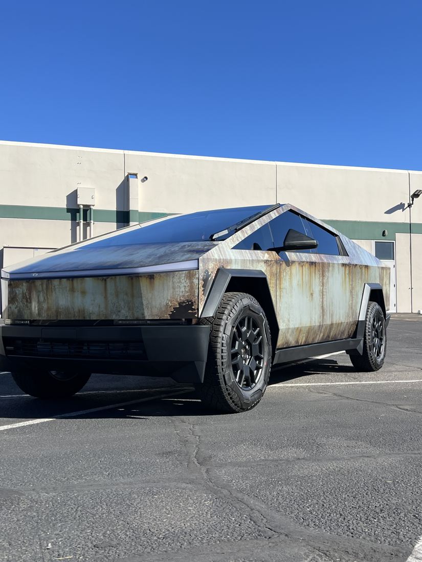 Patina Cybertruck, Custom printed rust wrap