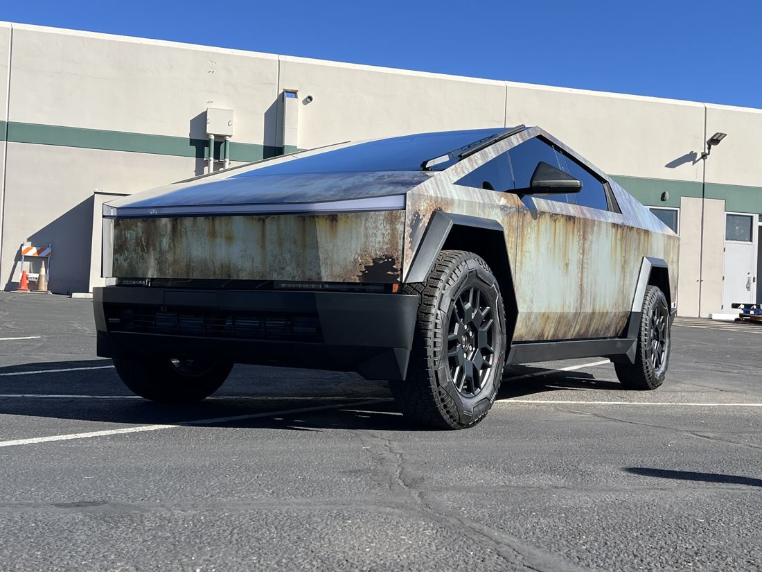 Patina Cybertruck, Custom printed rust wrap