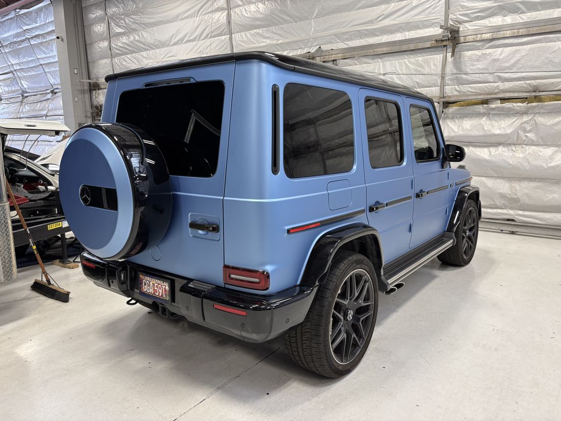 Mercedes-AMG G63, Satin blue color change